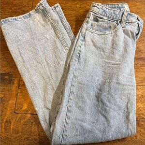 Abercrombie & Fitch Curve Love The 90s Relaxed Jean High Rise Jean
